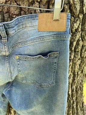 H & M Girlfriend Jean in size 8